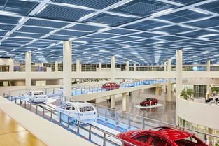 探秘工業(yè)之美 青少年寶馬工廠(chǎng)之行，手繪夢(mèng)想與光影的交織